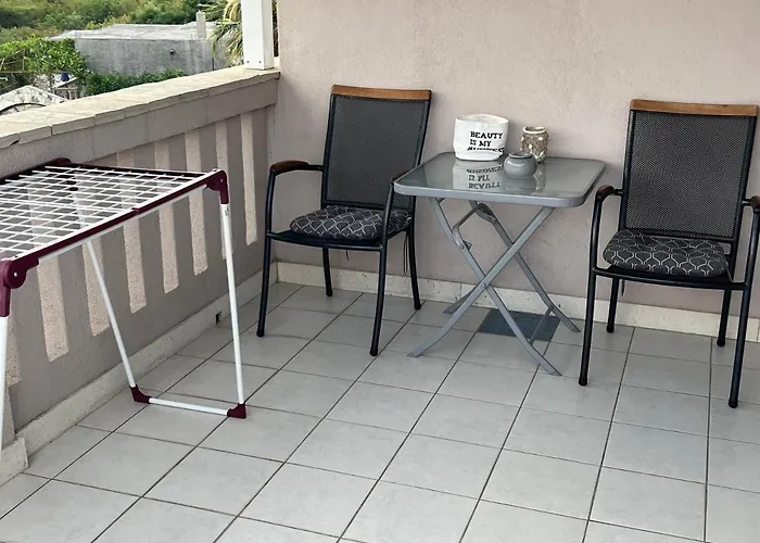 Apartament Zdrava *